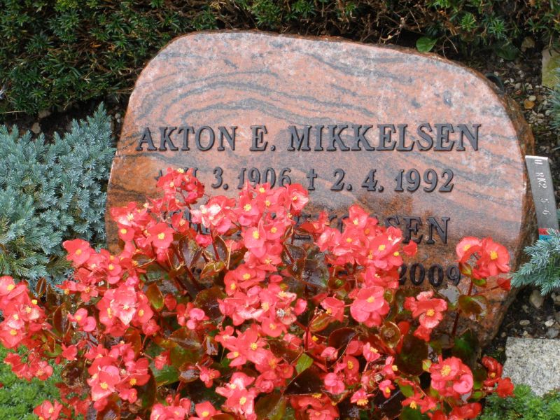 Akton E. Mikkelsen.JPG